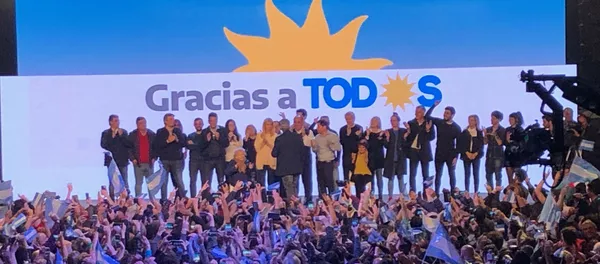 Celebración de la victoria en las elecciones primarias argentinas en el búnker del Frente de Todos Celebración de la victoria en las elecciones primarias argentinas en el búnker del Frente de Todos - Sputnik Mundo