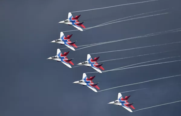 De los 'cazadores' a los 'matasubmarinos': así actúa la élite de la aviación rusa
De los 'cazadores' a los 'matasubmarinos': así actúa la élite de la aviación rusa
- Sputnik Mundo