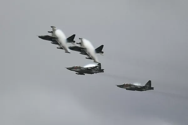 De los 'cazadores' a los 'matasubmarinos': así actúa la élite de la aviación rusa
De los 'cazadores' a los 'matasubmarinos': así actúa la élite de la aviación rusa
- Sputnik Mundo