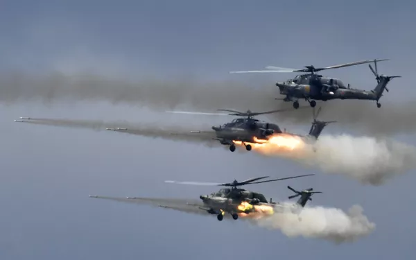 De los 'cazadores' a los 'matasubmarinos': así actúa la élite de la aviación rusa
De los 'cazadores' a los 'matasubmarinos': así actúa la élite de la aviación rusa
- Sputnik Mundo