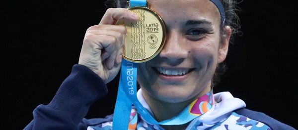 Leonela Rosa Sánchez, boxeadora de Argentina, celebre su victoria en los Juegos panamericanos Lima 2019 (archivo) - Sputnik Mundo