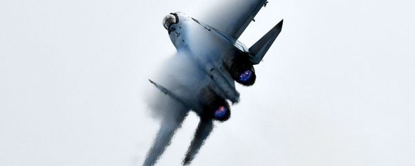 Caza ruso Su-35S durante la competición Aviadarts - Sputnik Mundo