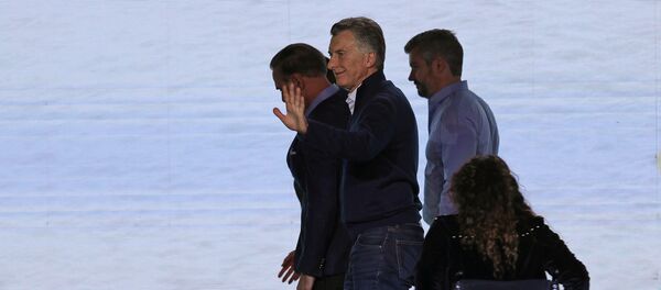 Mauricio Macri y su equipo se retiran luego de reconocer la derrota en las PASO argentinas - Sputnik Mundo