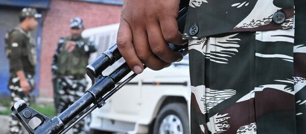 El personal de seguridad en las calles de Srinagar, Cachemira El personal de seguridad en las calles de Srinagar, Cachemira - Sputnik Mundo