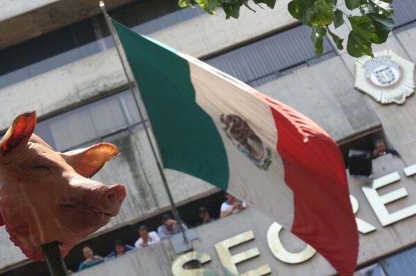 'No me cuidan, me violan': las mujeres estallan contra la Policía de Ciudad de México (vídeos, fotos) - Sputnik Mundo