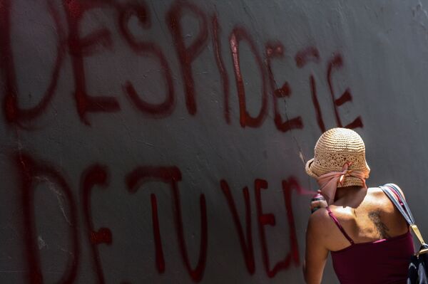 'No me cuidan, me violan': las mujeres estallan contra la Policía de Ciudad de México (vídeos, fotos) - Sputnik Mundo