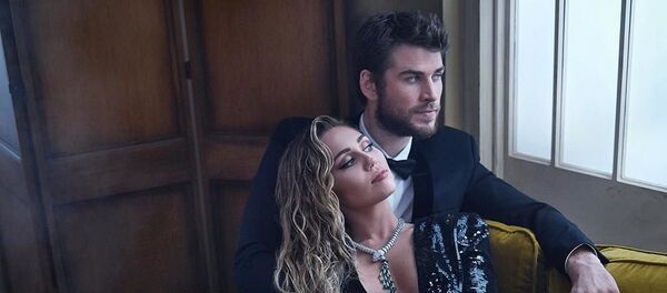 Miley Cyrus y Liam Hemsworth Miley Cyrus y Liam Hemsworth - Sputnik Mundo