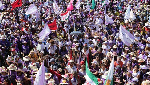 Marcha de las Margaritas en Brasilia - Sputnik Mundo