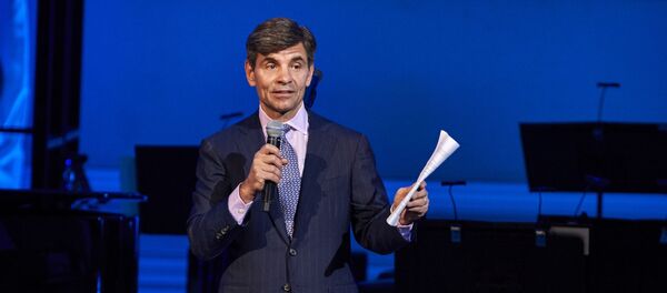 El presentador de ABC George Stephanopoulos - Sputnik Mundo