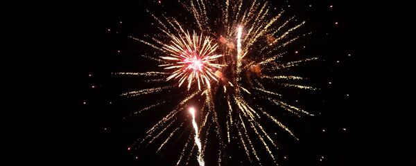 Fuegos artificiales (imagen referencial) - Sputnik Mundo
