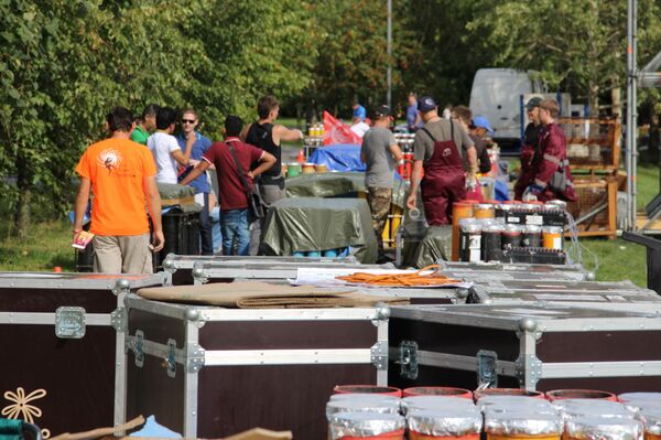 Los argentinos pintan el cielo moscovita con nuevos colores en el festival de pirotecnia - Sputnik Mundo