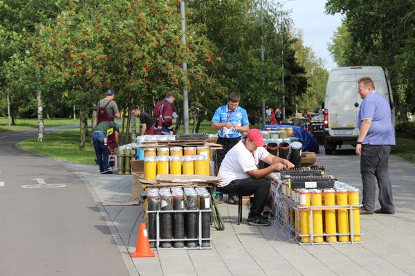 Los argentinos pintan el cielo moscovita con nuevos colores en el festival de pirotecnia - Sputnik Mundo