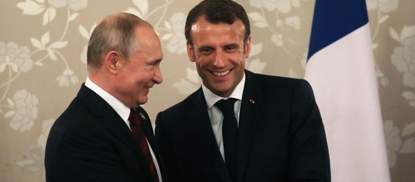 Presidente de Rusia, Vladímir Putin, y presidente de Francia, Emmanuel Macron - Sputnik Mundo