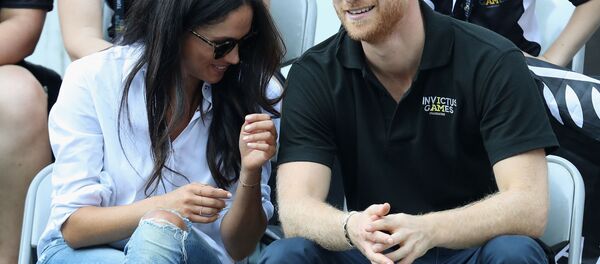 Meghan Markle, duquesa de Sussex, y el príncipe Harry (archivo) - Sputnik Mundo