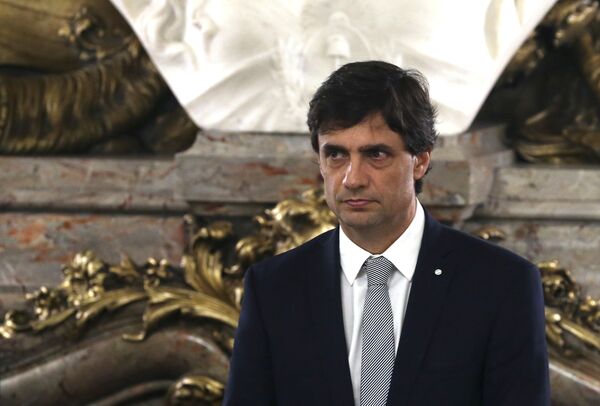 Lacunza, el FMI y Alberto Fernández: ¿Cómo se desactiva la bomba argentina? - Sputnik Mundo