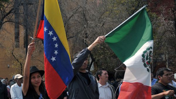 Banderas de Venezuela y México Banderas de Venezuela y México - Sputnik Mundo