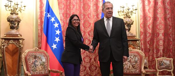 La vicepresidenta de Venezuela, Delcy Rodríguez y el canciller ruso, Serguéi Lavrov - Sputnik Mundo