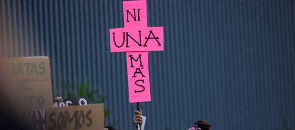 Manifestación en México contra la violencia hacia las mujeres - Sputnik Mundo