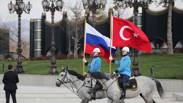 Las banderas de Rusia y Turquía - Sputnik Mundo