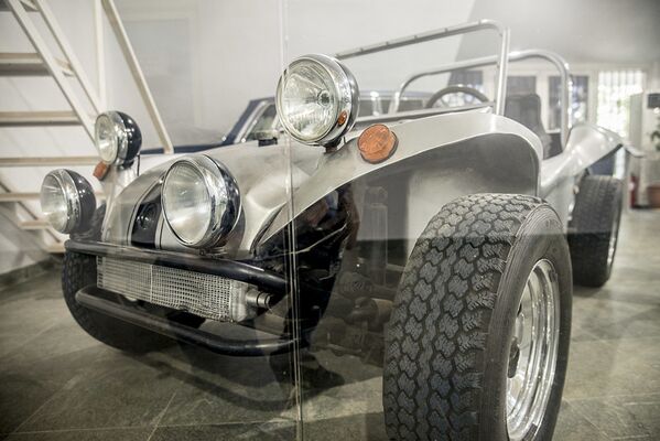 Багги Meyers Manx последнего иранского шаха Мохаммеда Резы Пехлеви в Музее королевских автомобилей на территории бывшей резиденции шаха во дворце Saadabad в Иране - Sputnik Mundo