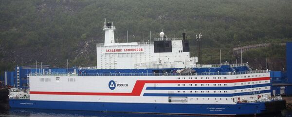 La primera central nuclear flotante de Rusia - Sputnik Mundo