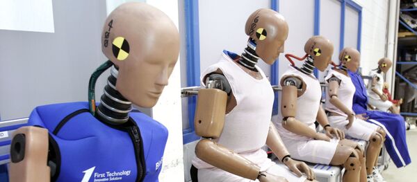 Muñecos de prueba de colisiones, foto de archivo Muñecos de prueba de colisiones, foto de archivo - Sputnik Mundo