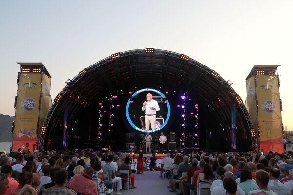 El festival musical internacional Koktebel Jazz Party se inaugura en Crimea - Sputnik Mundo