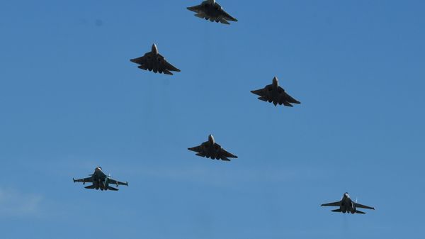 Los cazas rusos Su-57, Su-34 y Su-35 antes del salón MAKS 2019 Los cazas rusos Su-57, Su-34 y Su-35 antes del salón MAKS 2019 - Sputnik Mundo