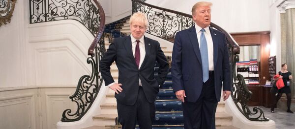 El presidente de Estados Unidos, Donald Trump, y el primer ministro del Reino Unido, Boris Johnson - Sputnik Mundo
