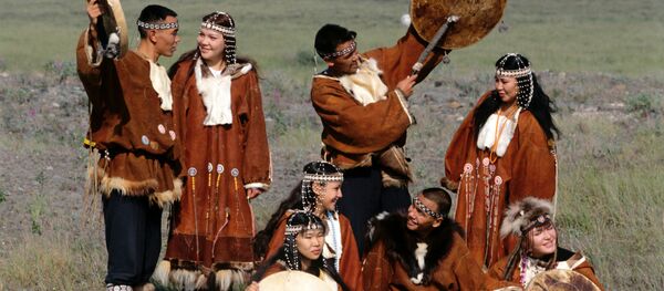 Habitantes de Chukotka en trajes nacionales - Sputnik Mundo