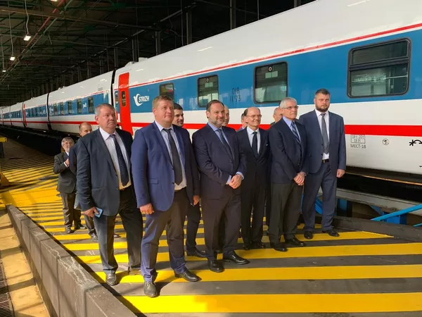 Ministro de Fomento en funciones español visita el taller de Talgo en Moscú Ministro de Fomento en funciones español visita el taller de Talgo en Moscú - Sputnik Mundo