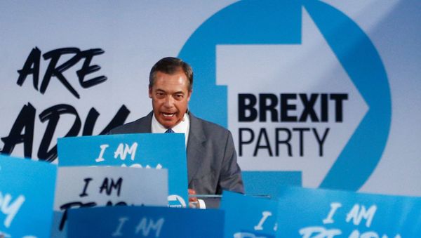 Nigel Farage, el lider del partido del Brexit Nigel Farage, el lider del partido del Brexit - Sputnik Mundo