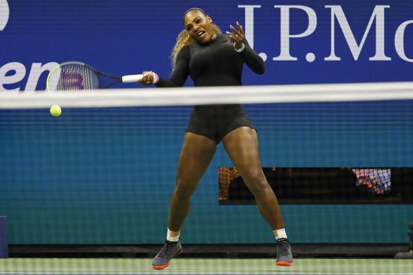 Serena Williams impacta de nuevo con su atuendo - Sputnik Mundo