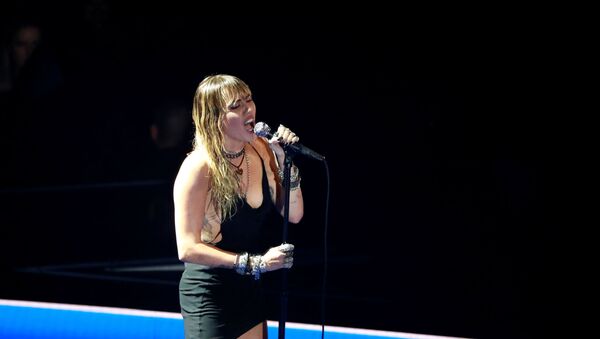 Miley Cyrus, cantante estadounidense - Sputnik Mundo