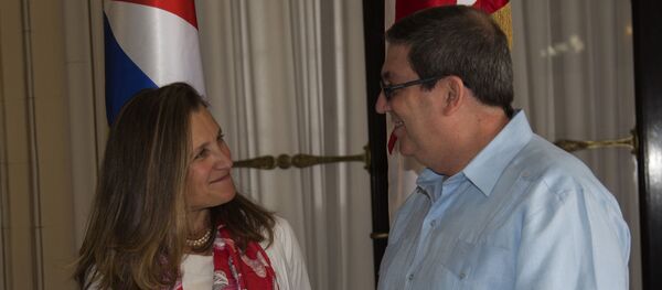 El canciller cubano, Bruno Rodríguez Parrilla, y su par de Canadá, Chrystia Freeland - Sputnik Mundo