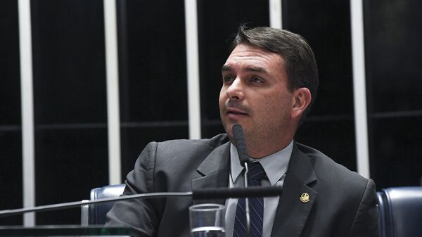 Flávio Bolsonaro, hijo de Jair Bolsonaro y senador de Brasil - Sputnik Mundo