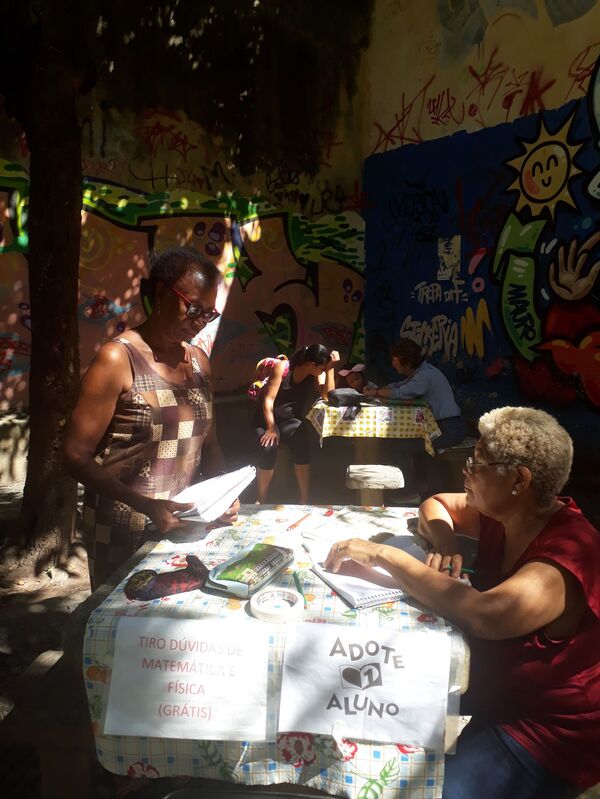 La revolución silenciosa de un profesor en las plazas de Río de Janeiro - Sputnik Mundo