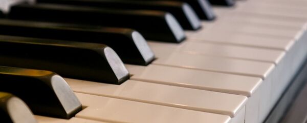 Un piano, referencial - Sputnik Mundo