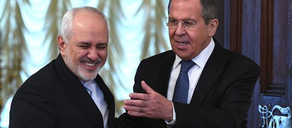 El ministro de Exteriores iraní, Mohamad Yavad Zarif, y su par ruso, Serguéi Lavrov - Sputnik Mundo