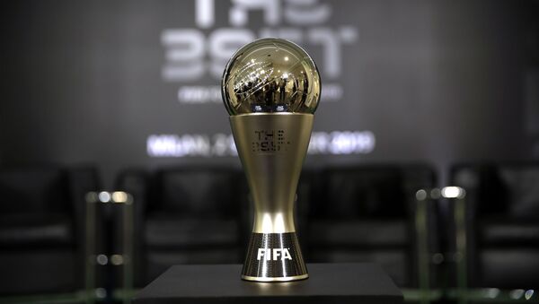 El premio The Best que otorga la FIFA al mejor jugador de la pasada temporada - Sputnik Mundo