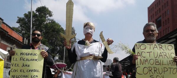 El capital inmobiliario, la justicia y el actuario, denunciados como responsables de la ola de desalojos arbitrarios que sufre la ciudad de México. - Sputnik Mundo