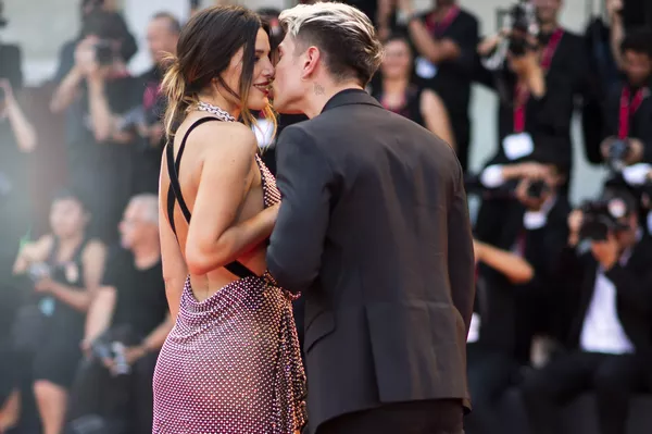 Vuelve el Festival de Cine de Venecia con más glamur y más modelos
Vuelve el Festival de Cine de Venecia con más glamur y más modelos
- Sputnik Mundo