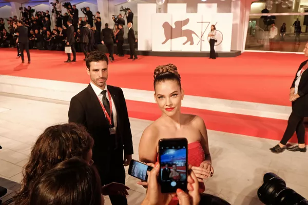 Vuelve el Festival de Cine de Venecia con más glamur y más modelos
Vuelve el Festival de Cine de Venecia con más glamur y más modelos
- Sputnik Mundo
