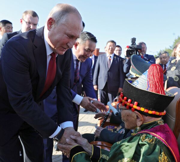 La histórica visita de Putin a Mongolia - Sputnik Mundo