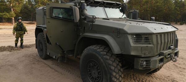 Vehículo blindado Taifun 4386 - Sputnik Mundo