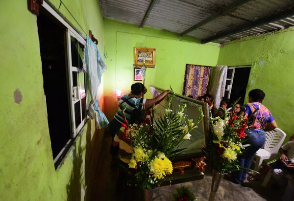 Bailar para ser abogada, el sueño trunco de víctima en bar de Veracruz - Sputnik Mundo