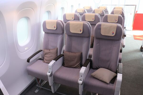 La clase económica en el avión comercial CR929 - Sputnik Mundo