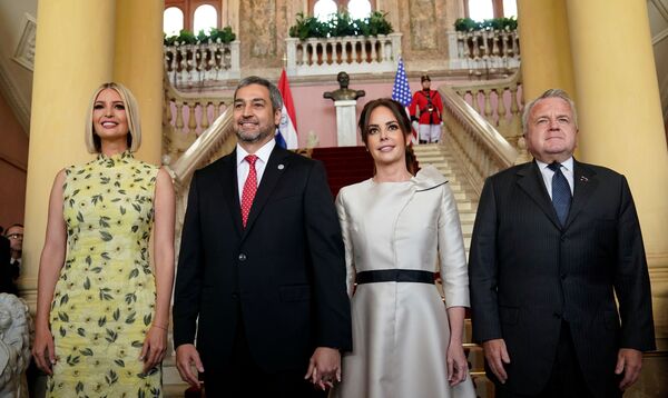 El tacón de Ivanka Trump y el contraste con la realidad de América Latina: mejores escenas - Sputnik Mundo