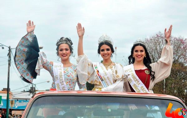 Desfile inaugural de la Fiesta Nacional del Inmigrante (Oberá, Argentina) - Sputnik Mundo