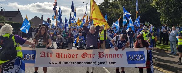 Grupos independentistas escoceses que han organizado marchas en Aye, Aberdeen y Perth Grupos independentistas escoceses que han organizado marchas en Aye, Aberdeen y Perth - Sputnik Mundo